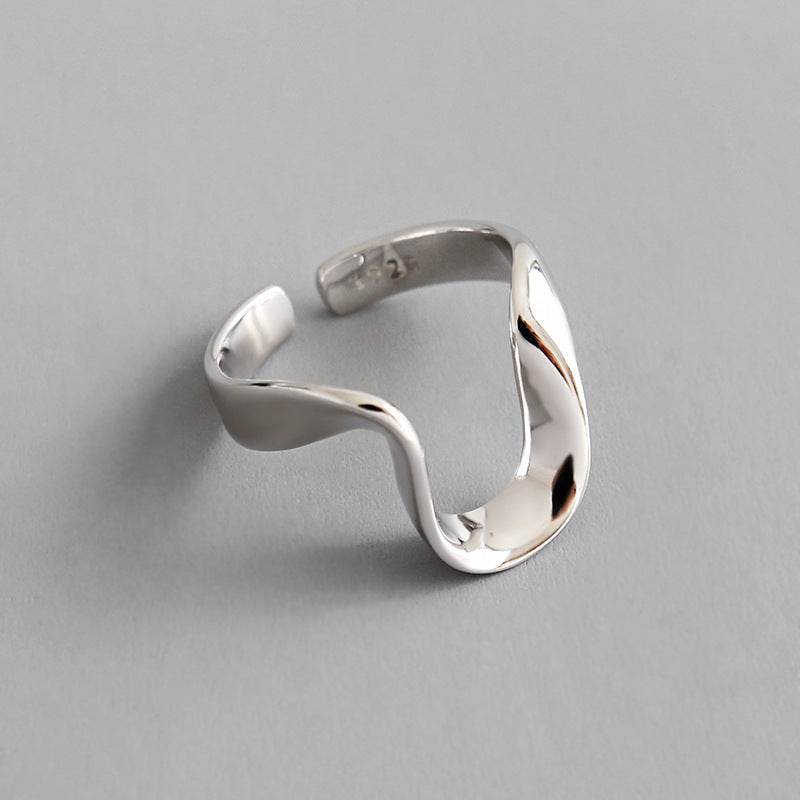 Simple Twisted U Shape Ring